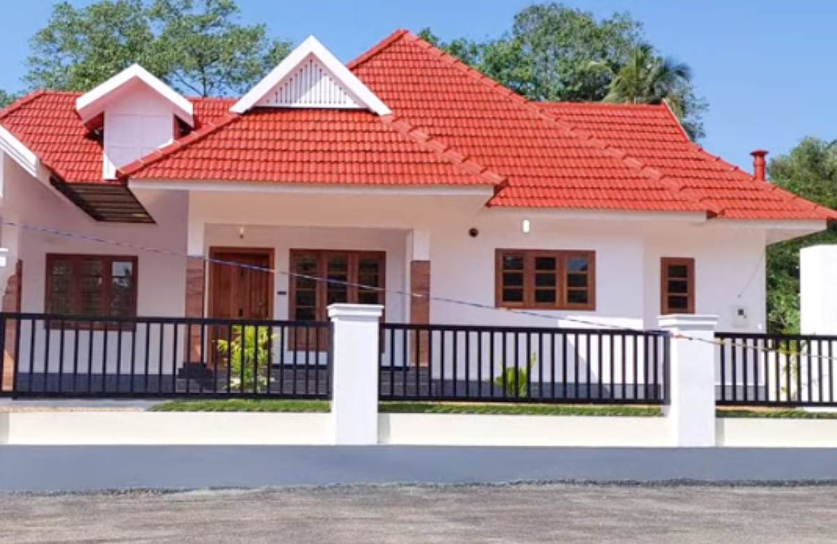 Kerala style traditional home built in 10.5 cent malayalam