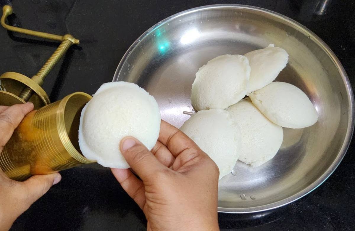 ബാക്കി വന്ന ഇഡ്ഡലി സേവനാഴിയിൽ ഇങ്ങനെ ഒന്ന് ഇട്ടു നോക്കൂ.. ഈ സൂത്രപ്പണി കണ്ടാൽ നിങ്ങൾ ഞെട്ടും ഉറപ്പാ.!! | Leftover Idli Murukku 1 Leftover Idli Murukku