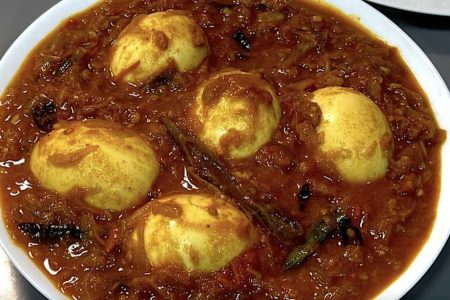 മുട്ട കറി ഇതുപോലെ ഒന്ന് ഉണ്ടാക്കി നോക്കൂ ഗ്രേവിക്ക്‌ പോലും കിടിലൻ ടേസ്റ്റ് ആകും! ഹോട്ടൽ മുട്ടക്കറി ഉണ്ടാക്കാം അതിലും രുചിയിൽ!! | Restaurant Style Egg Curry Recipe