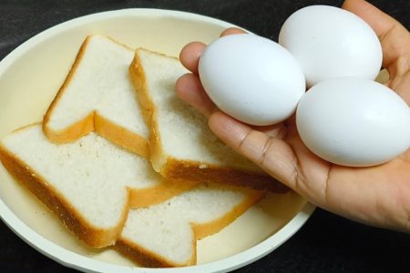 എണ്ണ ഒട്ടും വേണ്ട! ബ്രെഡും മുട്ടയും കൊണ്ട് ഒരുഗ്രൻ പലഹാരം ഇതുപോലെ ഒന്ന് ഉണ്ടാക്കി നോക്കൂ! പാത്രം ഠപ്പേന്ന് കാലിയാകും!! | Tasty Bread Egg Snack Recipe