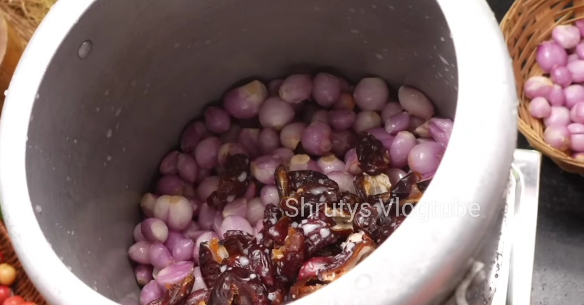 ഇത് ഒരു സ്പൂൺ മാത്രം മതി! ആരോഗ്യവും സൗന്ദര്യവും ഉറപ്പ്! വൃദ്ധന്മാരെ പോലും യുവാവാക്കും ഉള്ളി ലേഹ്യം!! | Homemade Ulli Lehyam Recipe 1 Homemade Ulli Lehyam Recipe