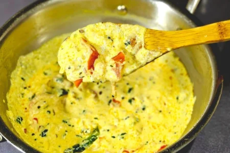 ഒരിക്കല്‍ എങ്കിലും കഴിച്ചവര്‍ക്ക് അറിയാം ഈ കറിയുടെ രുചി! ചോറിനൊപ്പം കഴിക്കാൻ എളുപ്പത്തിൽ ഒരു നാടൻ ഒഴിച്ച് കറി!! | Tasty Ozhichu Curry Using Curd