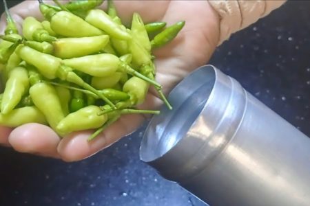 കാന്താരി മുളക് കൊണ്ടൊരു കിടിലൻ ഐറ്റം! കാന്താരി മുളക് പുട്ടുകുറ്റിയിൽ ഇങ്ങനെ ഒന്ന് ചെയ്തു നോക്കൂ! അടിപൊളി ടേസ്റ്റ് ആണേ!! | Kidilan Kanthari Mulaku Recipe